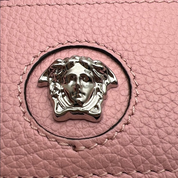 Versace Medusa Head Pink Leather Card Holder NWOT $275 Retail w/COA No Box/Dust - Picture 4 of 17